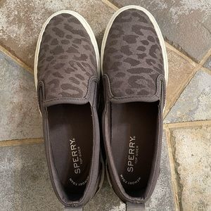 Top slider - Sperrys (brand new)